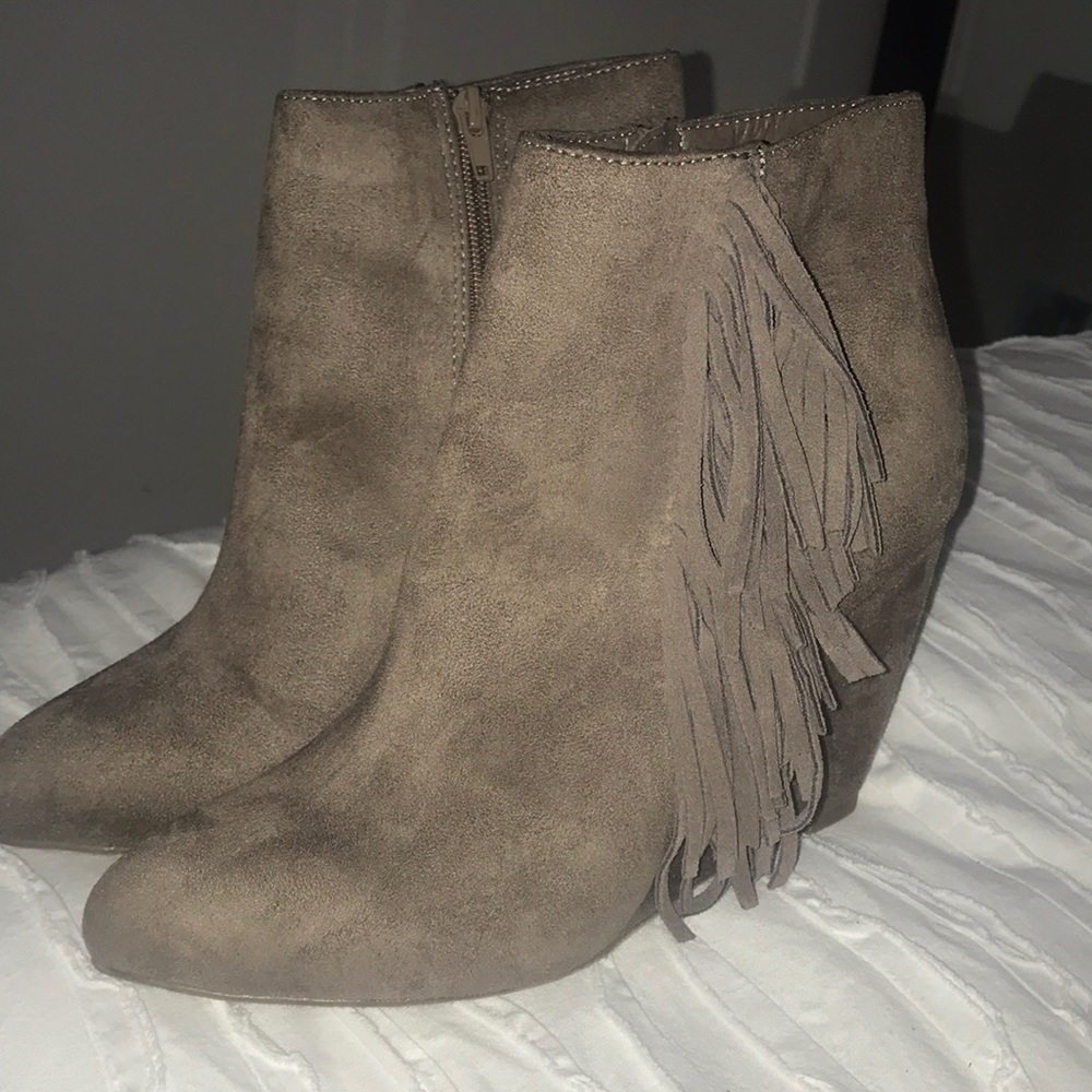 Once worn Madden Girl tan suede fridge booties.